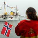 Kongeskipet seilte ut fra Oslo og satte etter hvert kursen mot Tønsberg. Foto: Annika Byrde / NTB